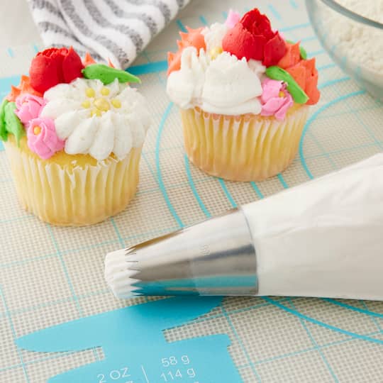 Cupcake Decorating Wilton Ultimate Decorating Set Michaels Baking